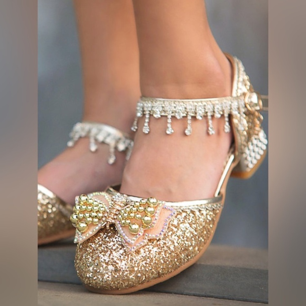 Trish Scully NWOT Gold Regal Princess Shoes size 11 girls
